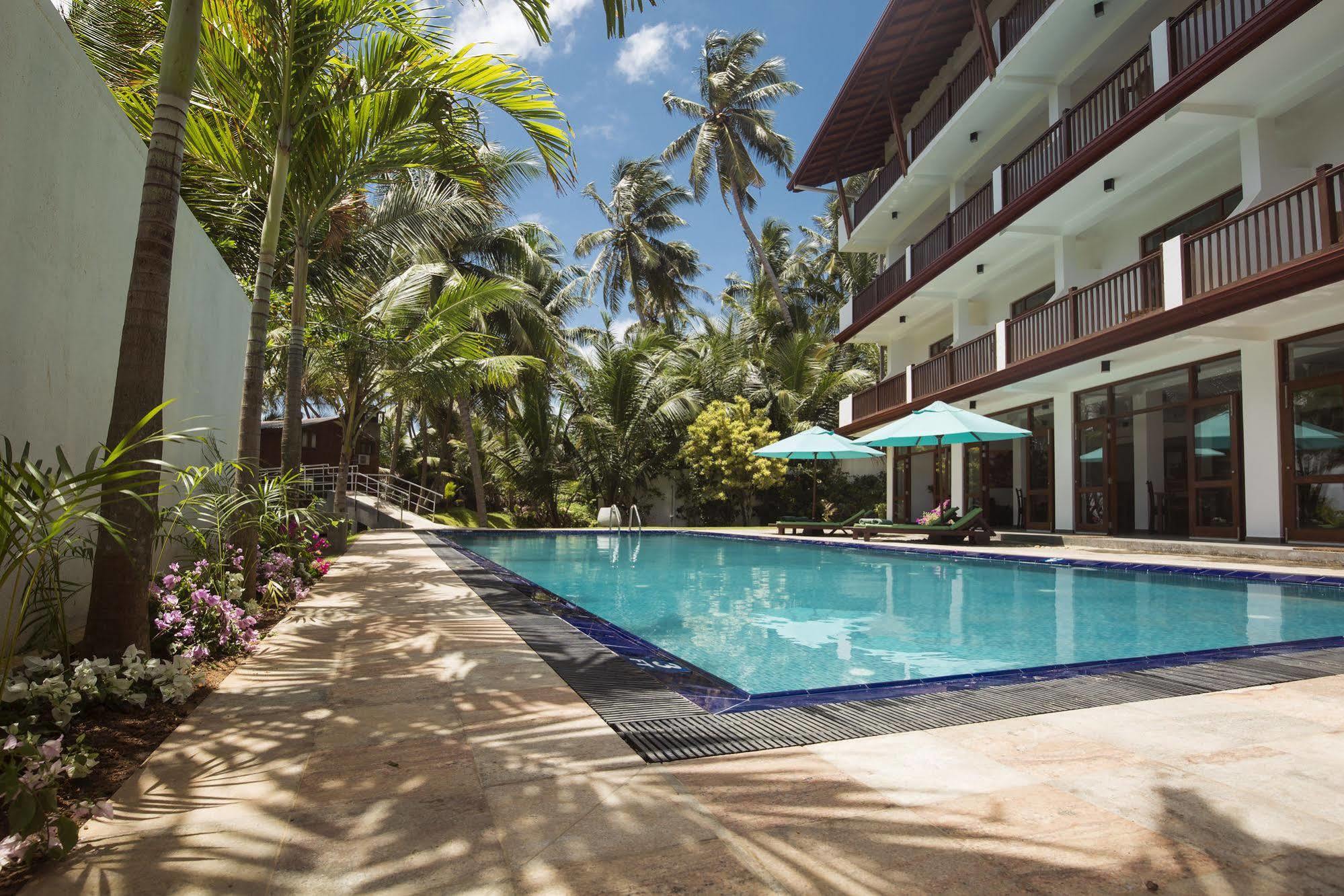 Rockside Beach Resort Bentota Exterior photo